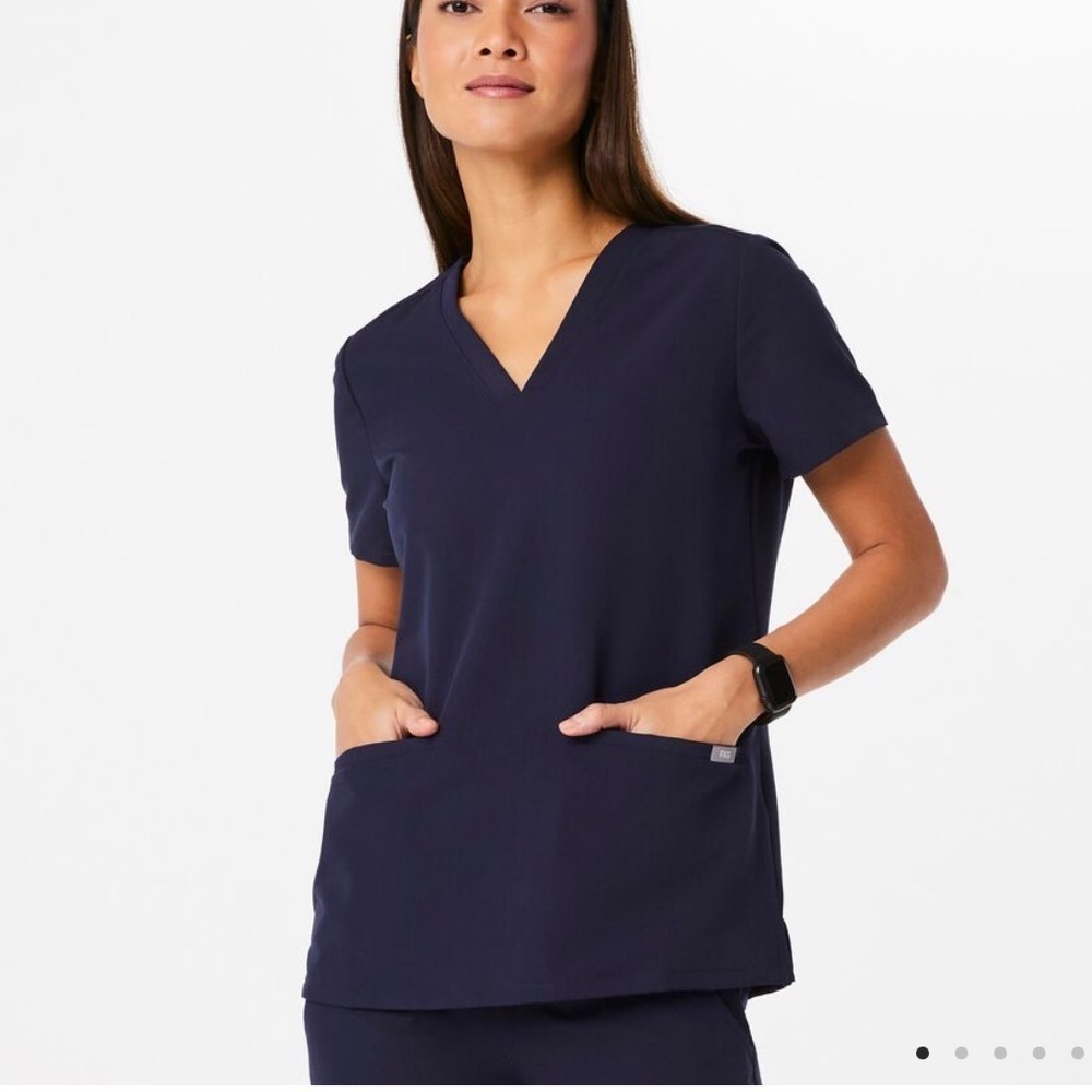 Figs Casma Three-Pocket‎ Scrub Top Navy Blue Size Large